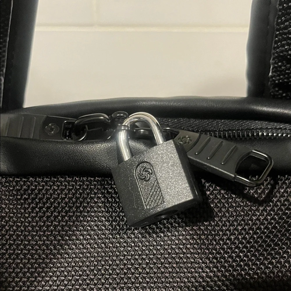 Samsonite NEW Silhouette Boston Bag Carry On Black